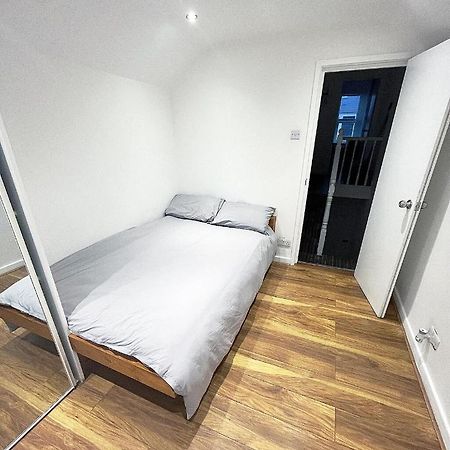 Ak Serviced Apartments - Exclusive Two-Bedroom Apartment Cardiff Eksteriør billede