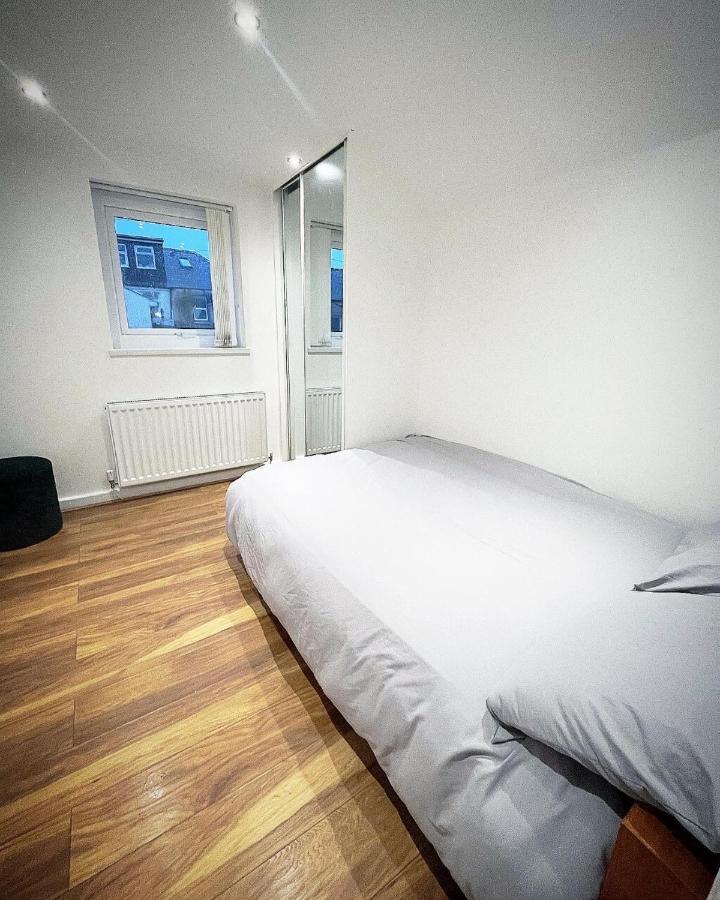 Ak Serviced Apartments - Exclusive Two-Bedroom Apartment Cardiff Eksteriør billede